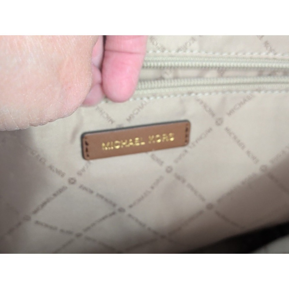 Michael Kors Signature Tote Bag - Picture 6 of 7